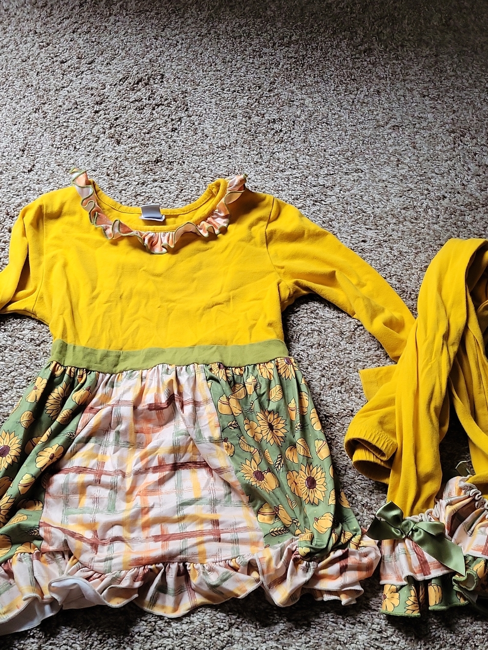 Girls' Yellow Sunflower Ruffle Top With Leggings